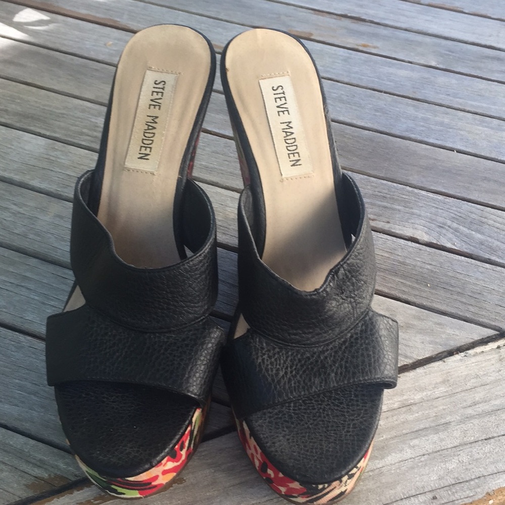 Black Steve Madden high heel wedges with print - Picture 1 of 4